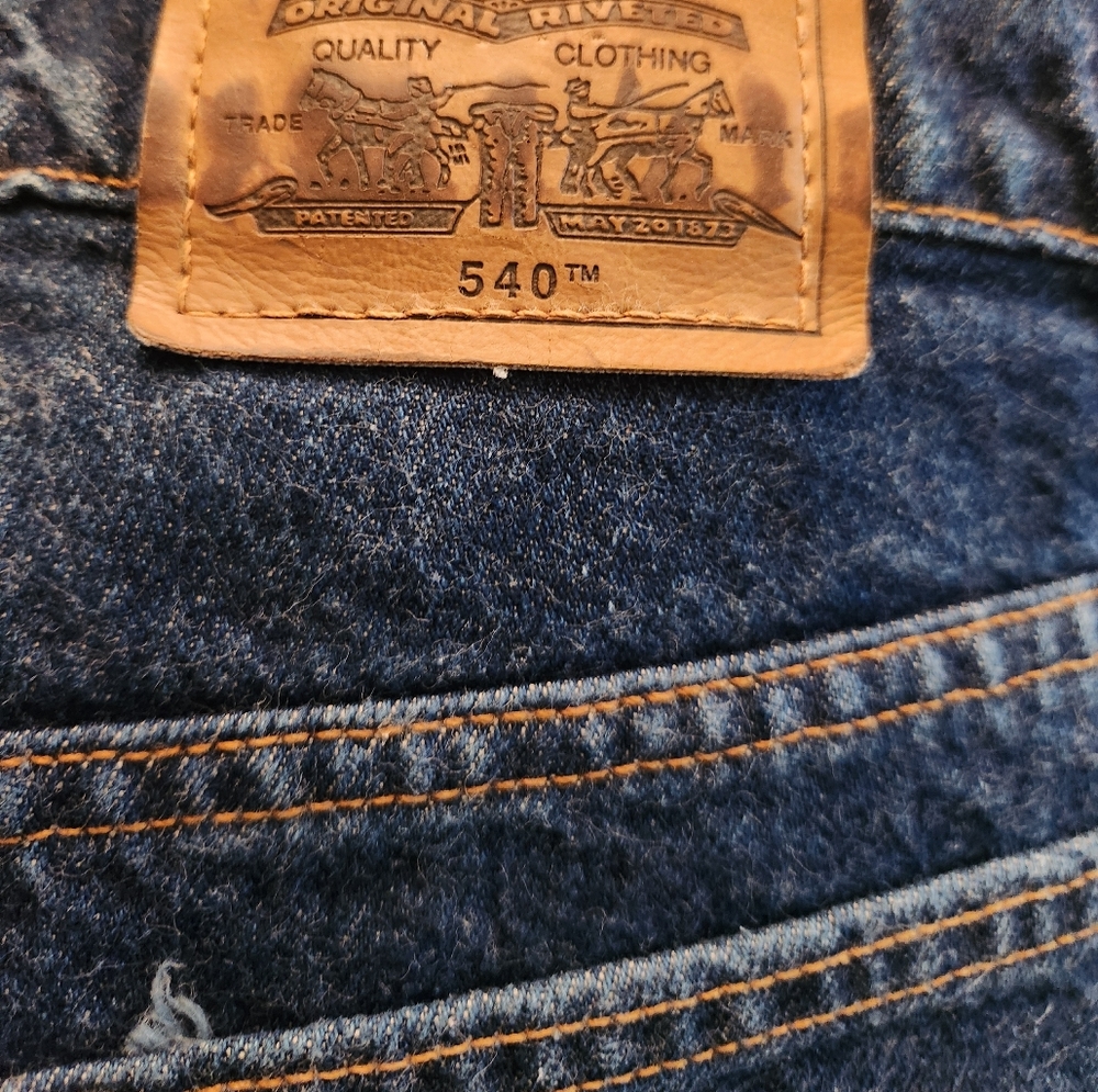 Levis